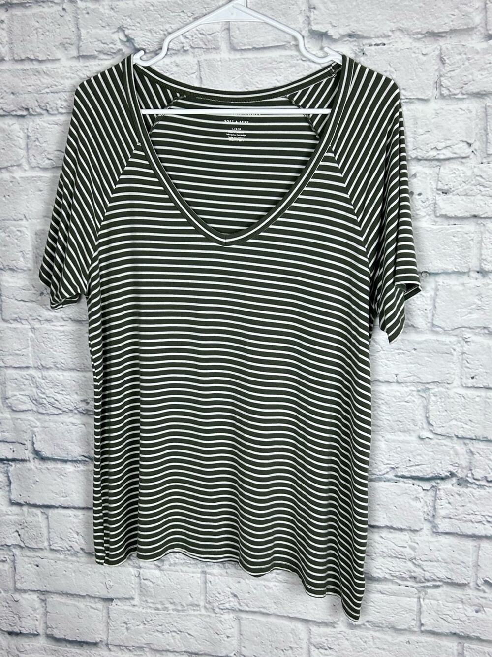 American Eagle Soft & Sexy Olive Striped V Neck Tee Large
